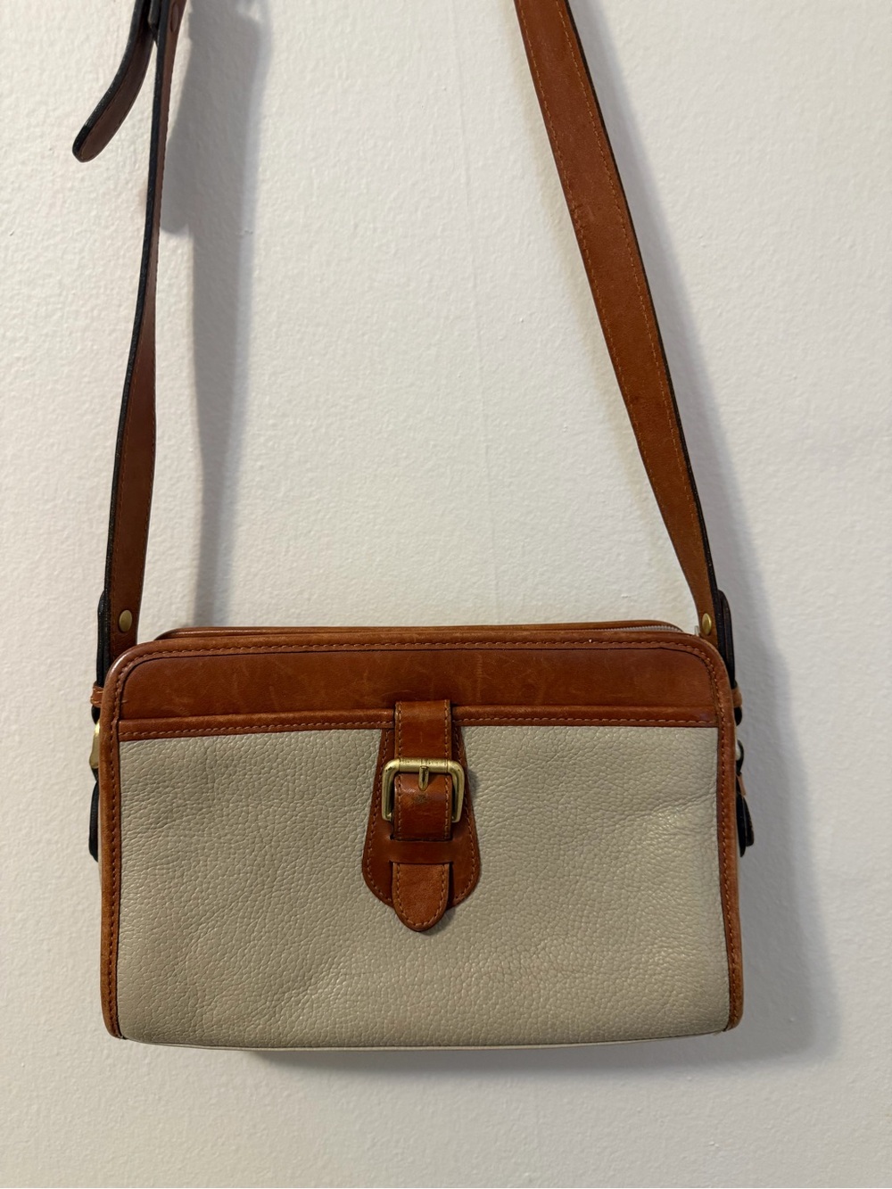 Vintage Liz Claiborne Two-Tone Leather Crossbody Bag in Tan and Cream